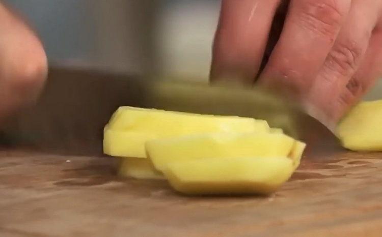 нарязваме картофите