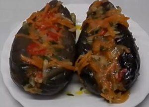 пригответе вкусно кисело зеле, пълнено с моркови и чесън