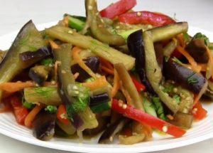 пригответе вкусна пикантна салата от патладжан