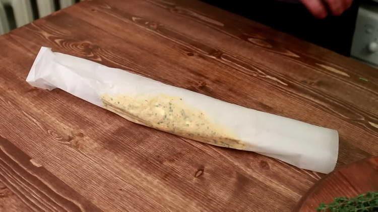 увийте масло в наденица