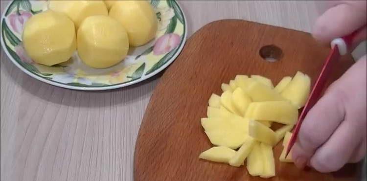 нарязани на случаен принцип картофи