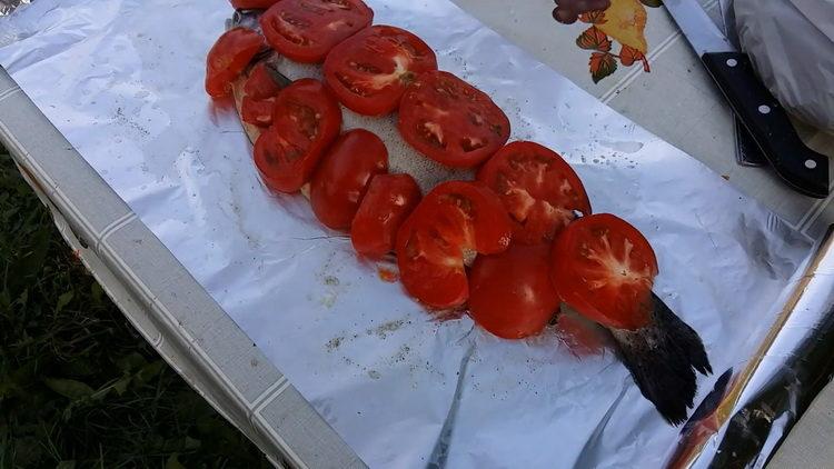 нарязваме доматите