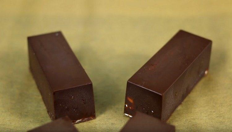 Остъклените извари според тази рецепта са нежни, сладки, вкусни и също естествени.