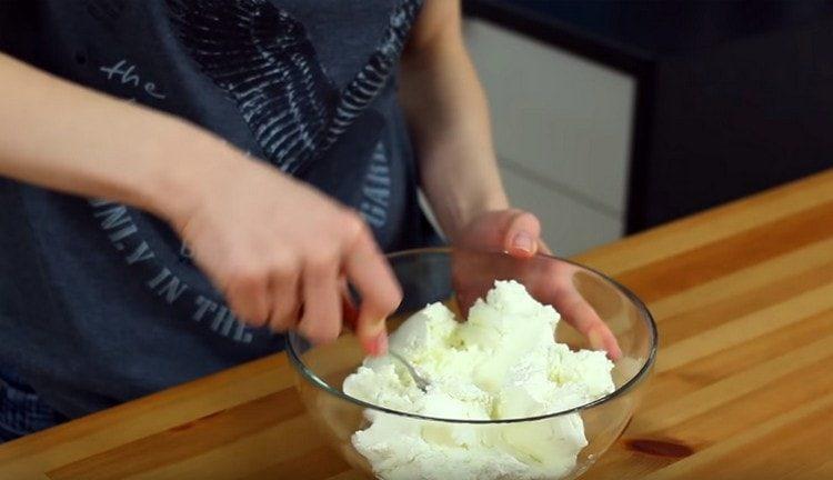 Смесете малко съставките.