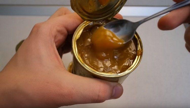 Така че знаете как да готвите кондензирано мляко у дома.