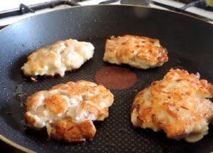 Ние пържим вкусно албанско месо по стъпка по стъпка рецепта със снимка.
