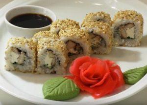 Готвене на вкусни пилешки рулца по стъпка по стъпка рецепта със снимка.