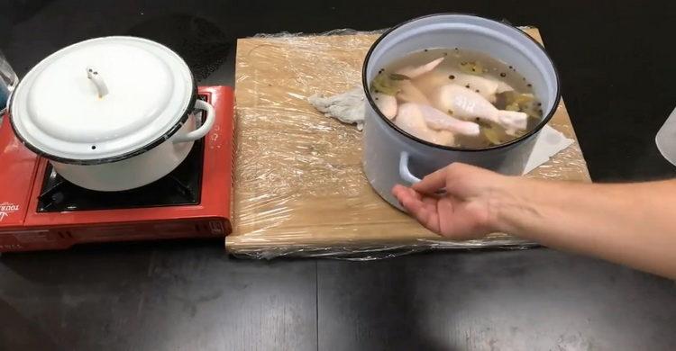 добавете пилешка марината