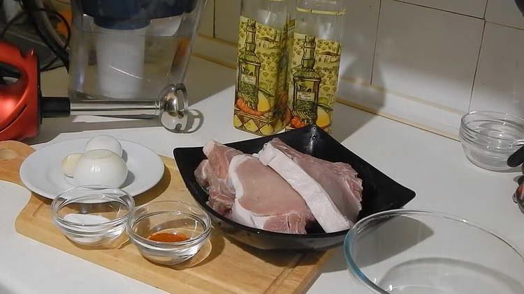 почистваме чесъна и лука